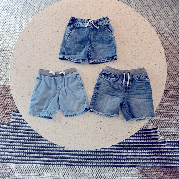 Bundle of Cat & Jack denim shorts 4T - Picture 1 of 7